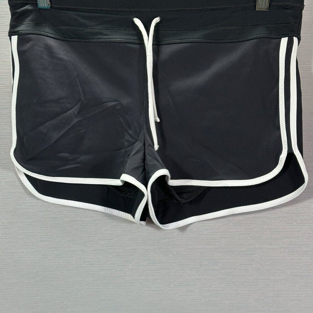Athleta Shorts Womens Small Cloudbreak Rib Surge Black White Lined Boyshorts